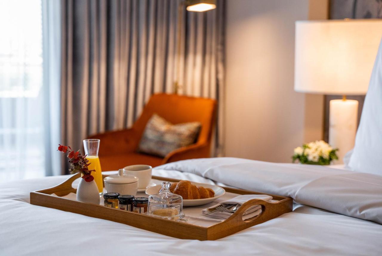 Jareed Hotel Riadh Exterior foto Room service