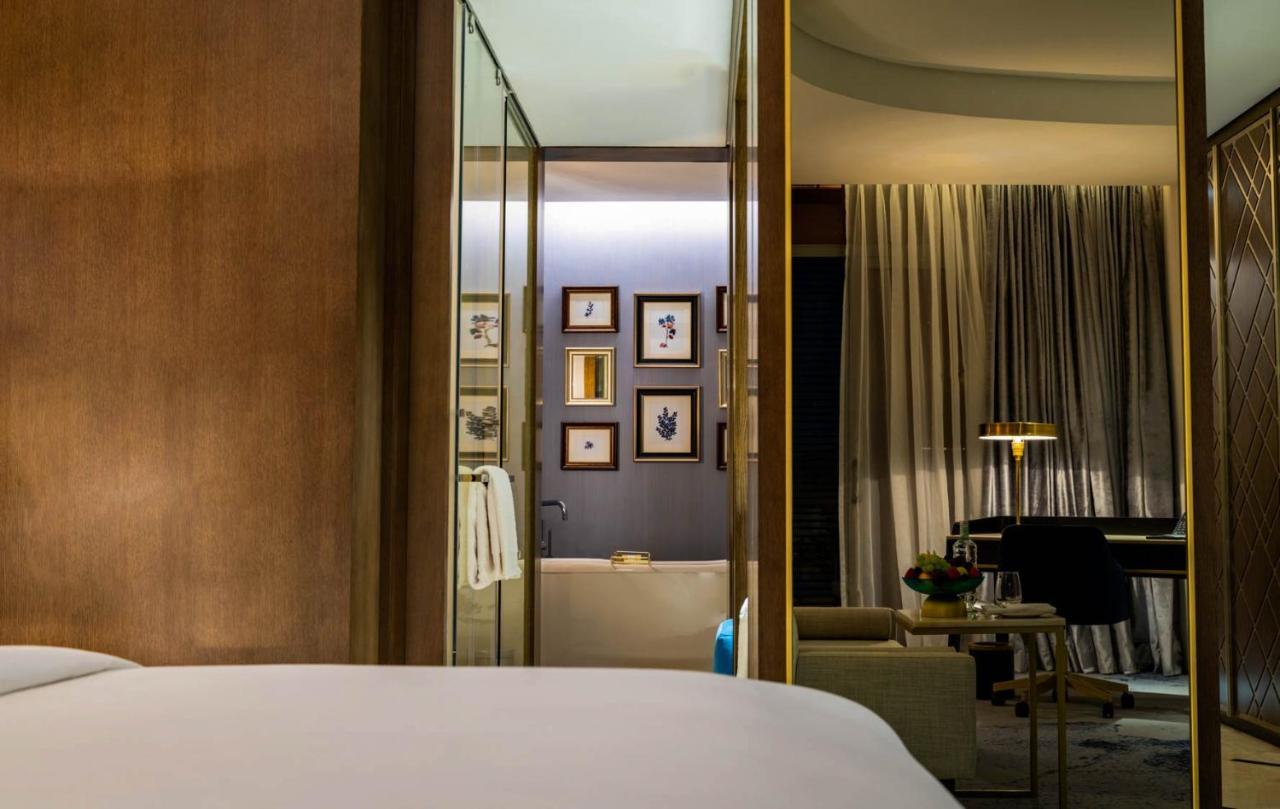 Jareed Hotel Riadh Exterior foto A room at the hotel