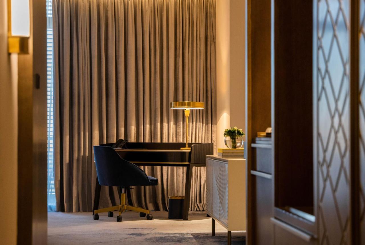 Jareed Hotel Riadh Exterior foto A room at the hotel