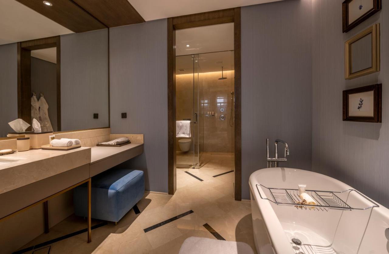 Jareed Hotel Riadh Exterior foto Bathroom