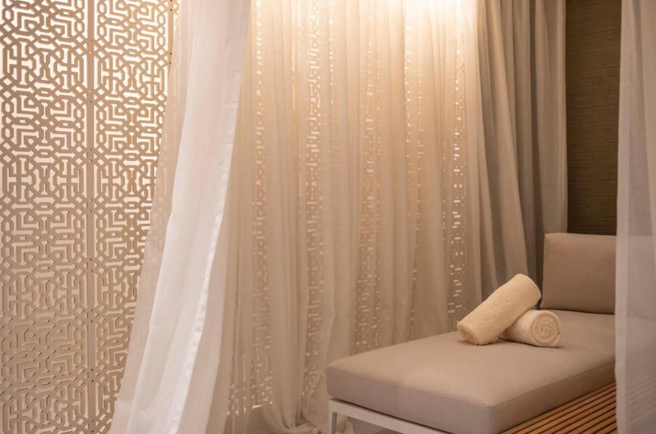 Jareed Hotel Riadh Exterior foto A treatment room at the spa